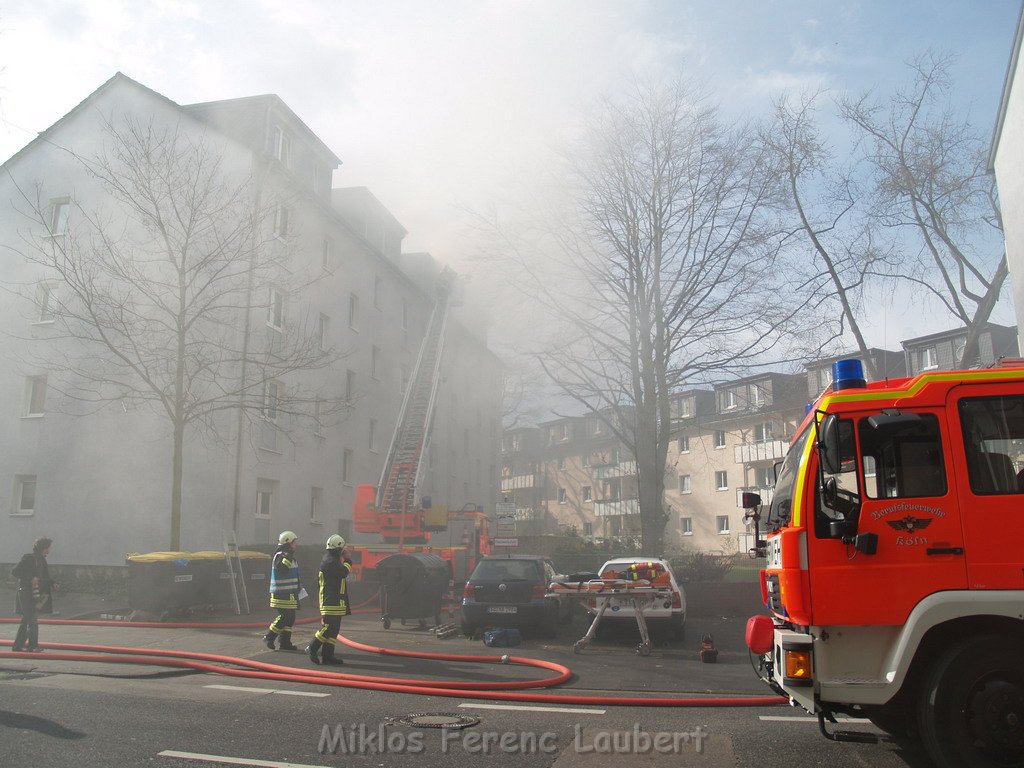 Dachgeschossbrand Koeln Muelheim Duennwalderstr  057.JPG